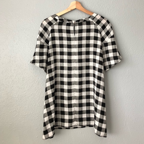 ☀️DKNY Black and White Checkered Top - Picture 5 of 6